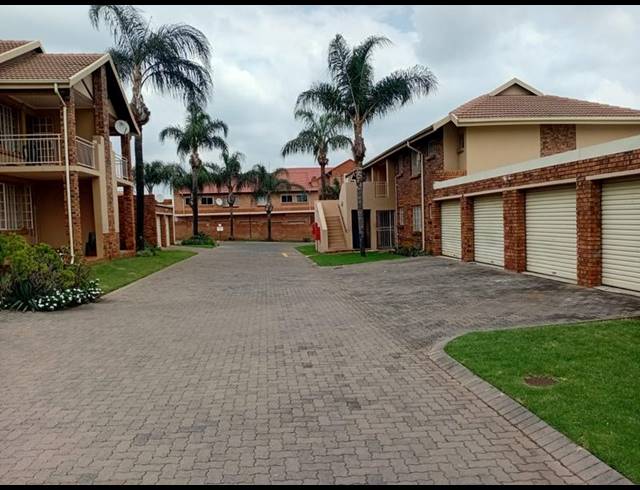 3 BEDROOM HOUSE FOR SALE IN MAGALIESKRUIN